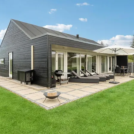 Holiday home 4 Bedroom Cozy In *