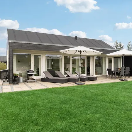 Holiday home 4 Bedroom Cozy In *