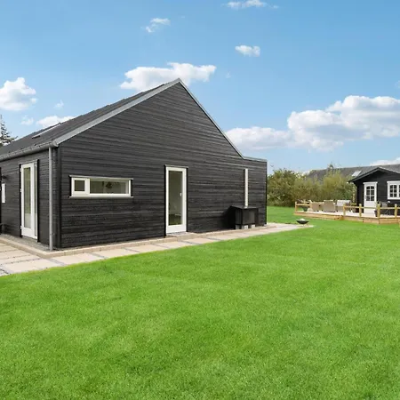 4 Bedroom Cozy In Holiday home Brovst
