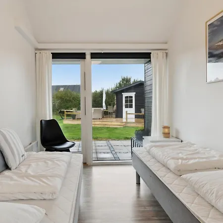4 Bedroom Cozy In Brovst